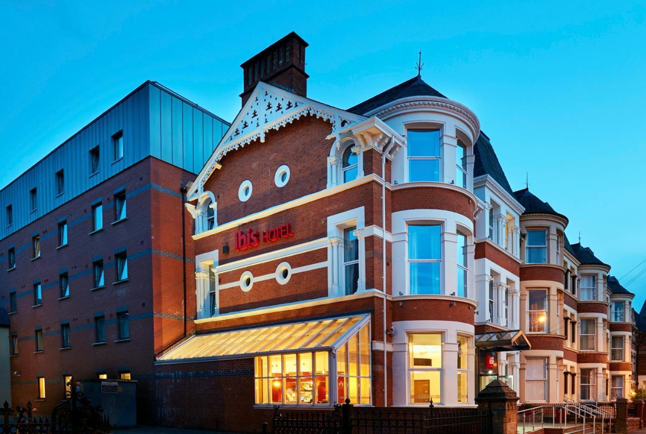 Hotel Ibis Belfast Queens Quarter Exterior foto